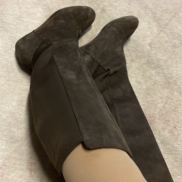 BCBG Suede Leather Indie Brown Knee High Wedge Boots 8 - Picture 3 of 12
